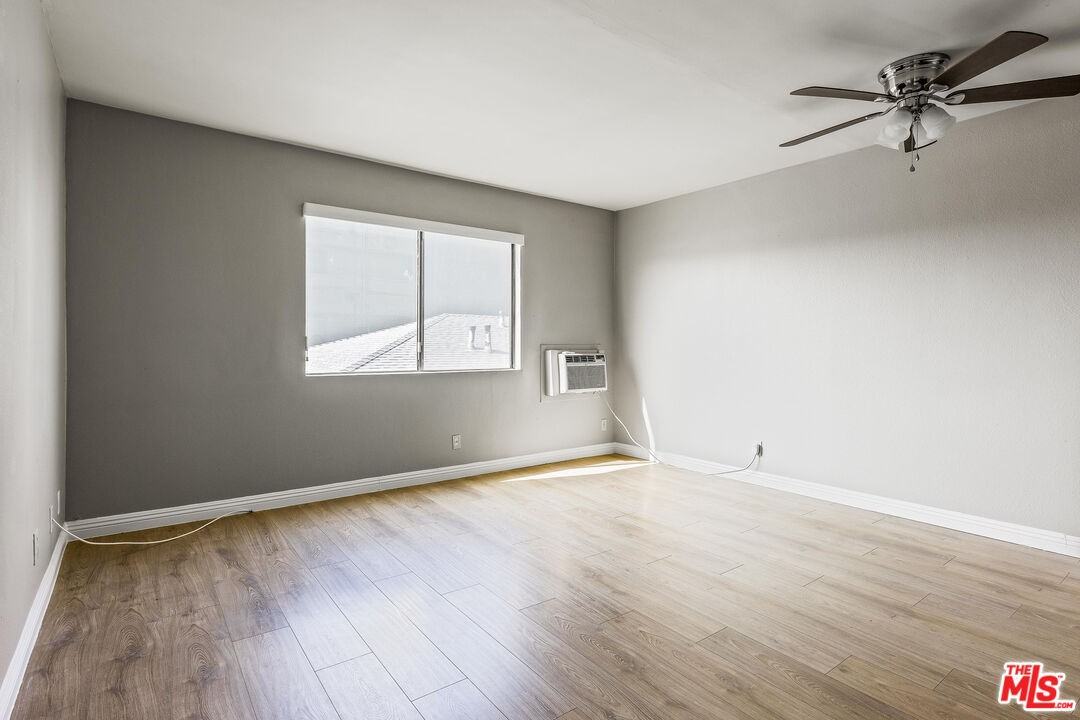 820 S St Andrews Pl #820-303 - Photo 6 of 11