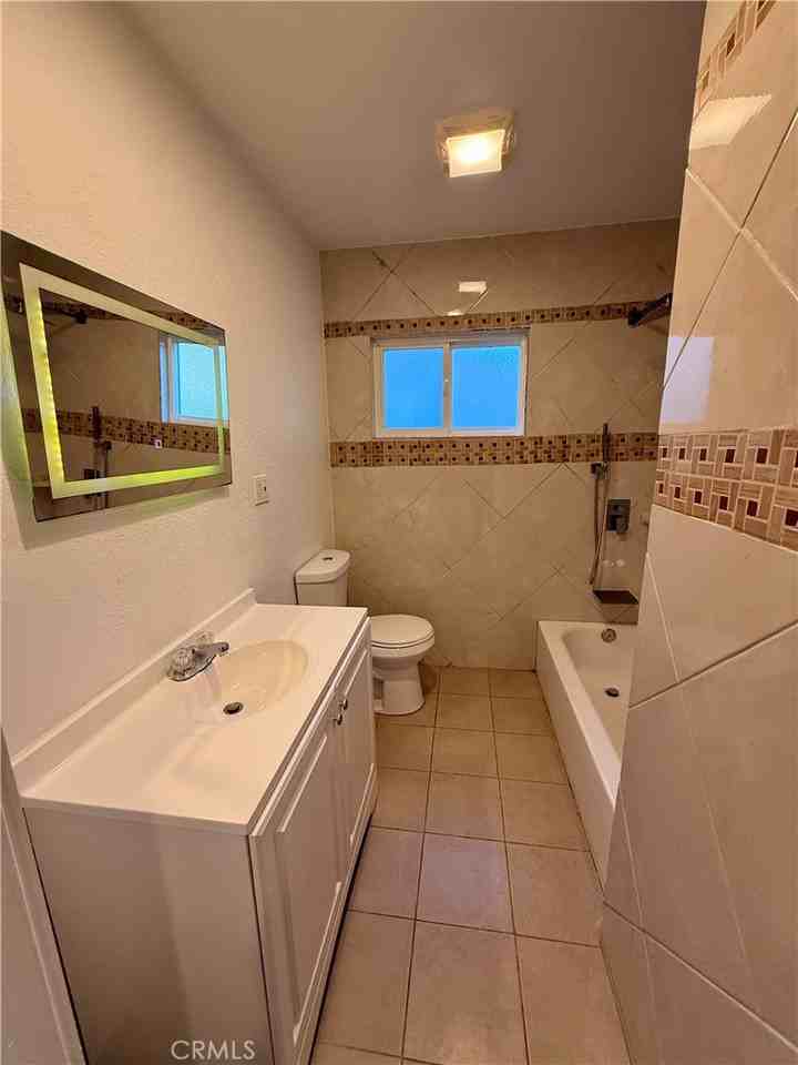 732 Niles St #732 - Photo 4 of 26