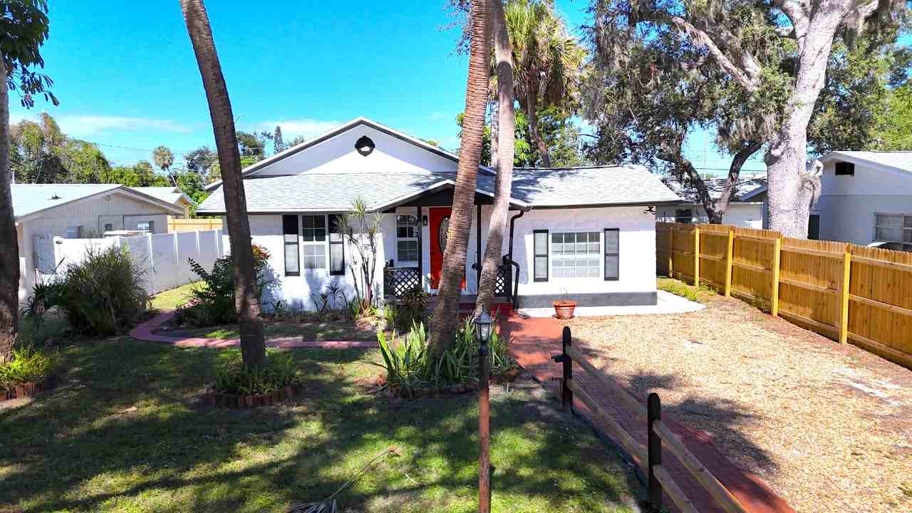 2635 Arnold Street - Photo 2 of 24