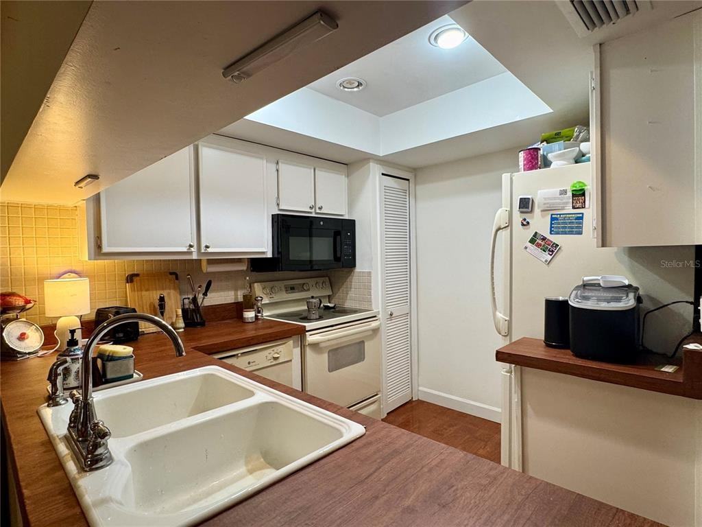 5169 Lazy Oaks Dr #5169 - Photo 5 of 25