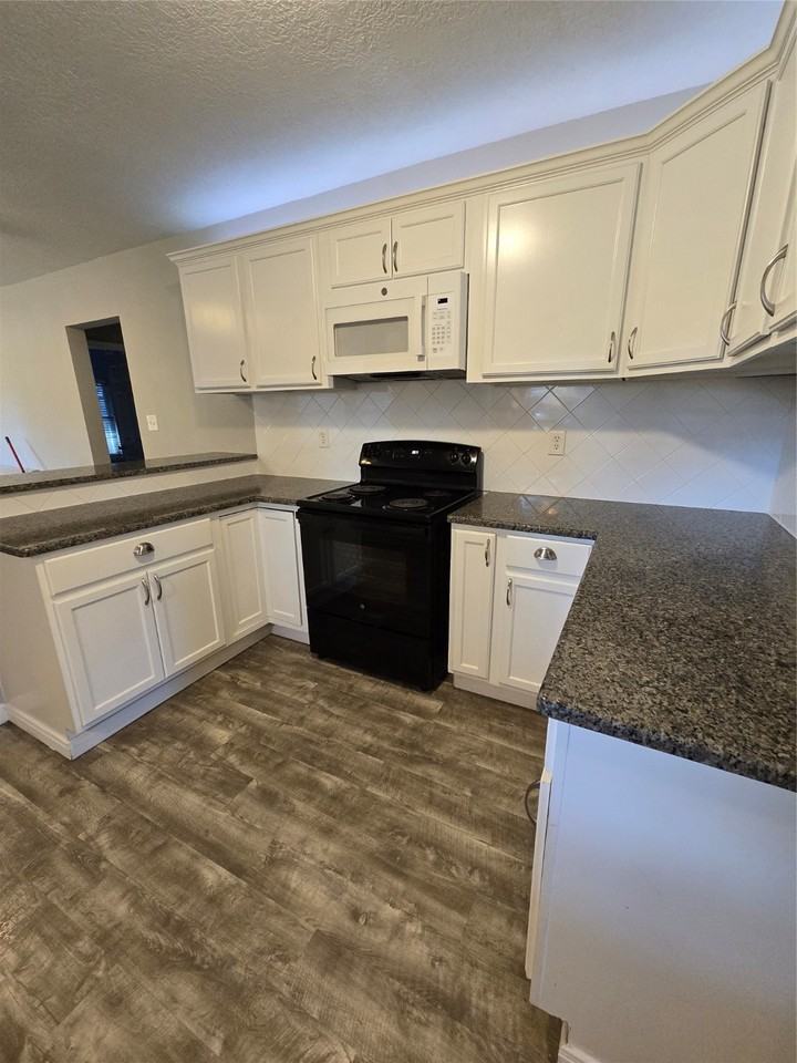 511 S Roosevelt Ave #511 - Photo 4 of 13