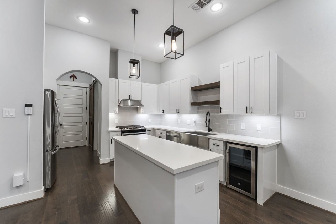 113 Coronado St #113 - Photo 4 of 39