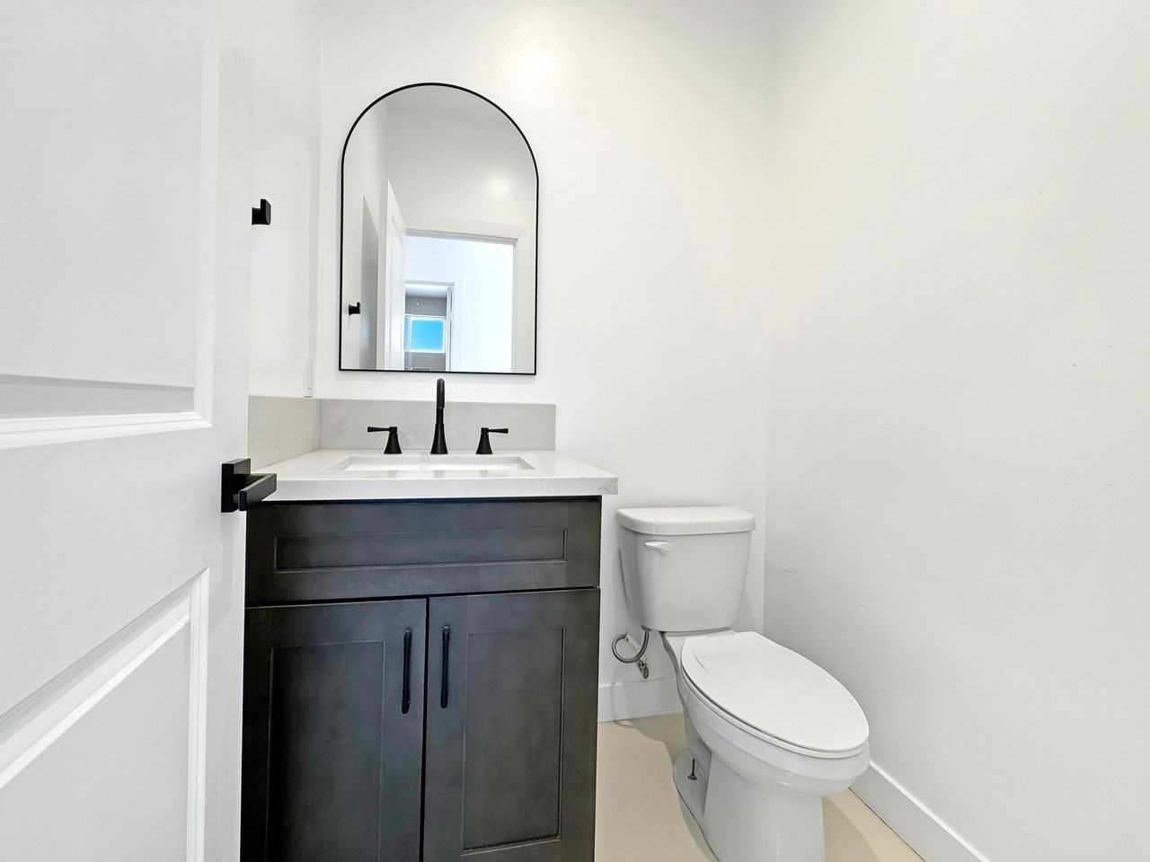 33595 Rancho Vista Dr #33595 - Photo 7 of 28