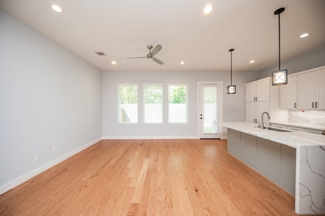 1860 W Tidwell Rd #1860 - Photo 5 of 32