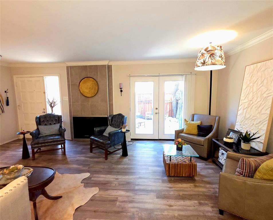 2612 Custer Pkwy #2612B - Photo 2 of 13