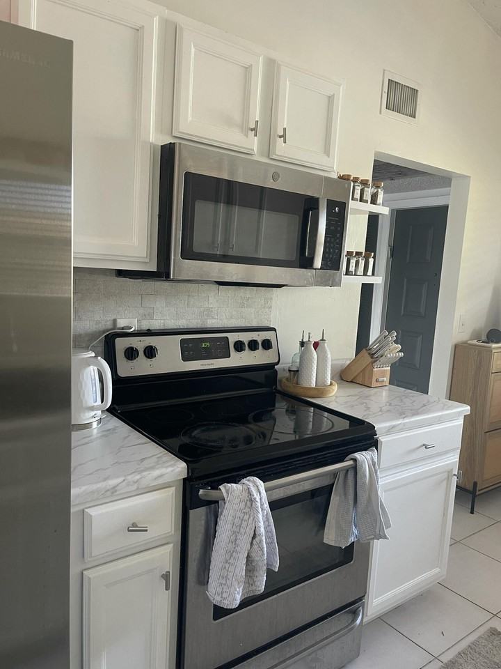 9878 Nob Hill Ct #9878-9878 - Photo 3 of 19