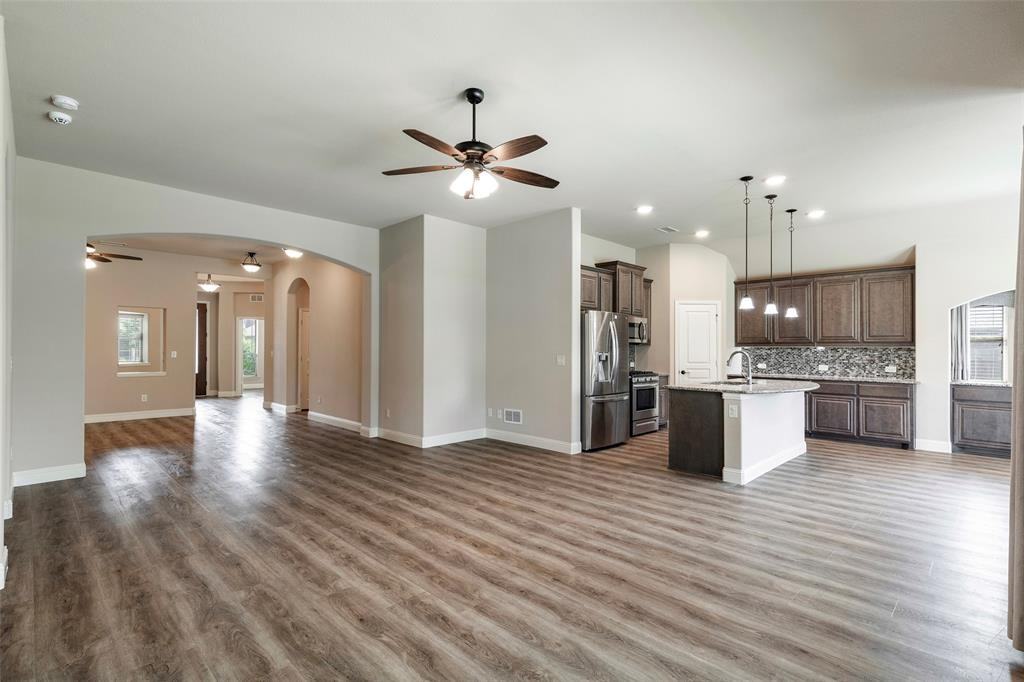 817 Edinburgh Dr #817 - Photo 3 of 25