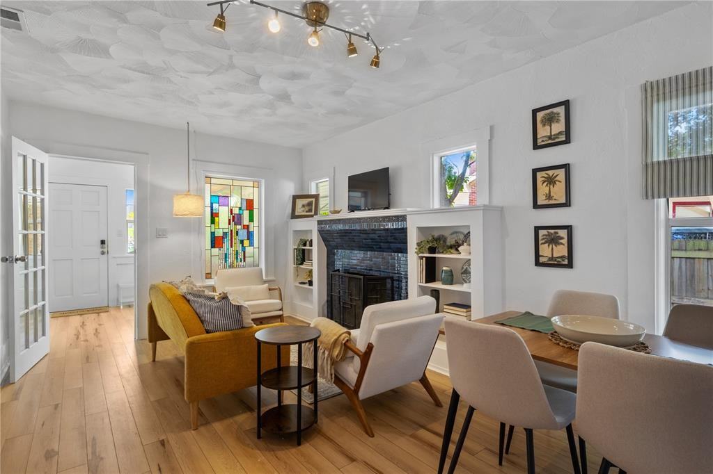 918 16th St W #918 - Photo 4 of 26