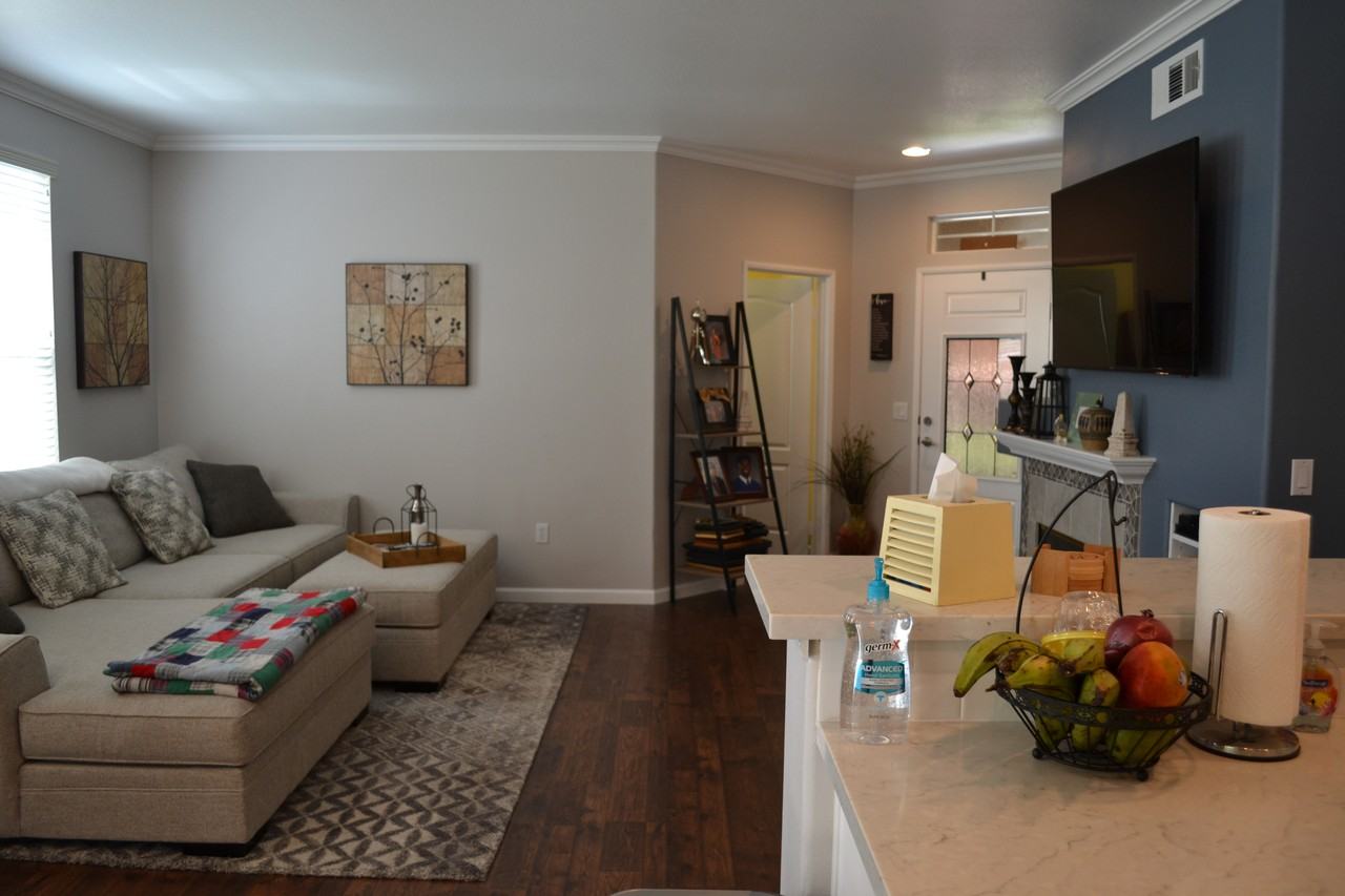 12642 Elisa Ln - Photo 4 of 26