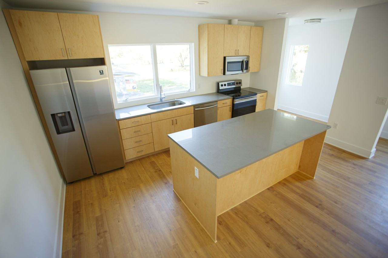 1300 Francis Ave - Photo 4 of 9