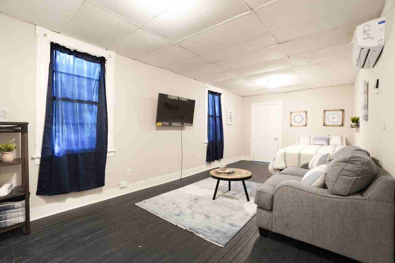 1911 High St #B - Photo 4 of 11