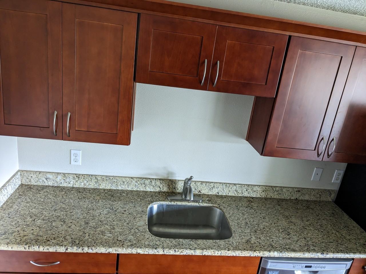 7508 Hill Ave #7 - Photo 4 of 9