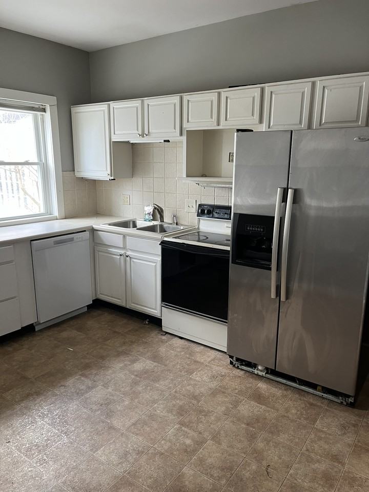 200 E Main St #204 - Photo 3 of 10