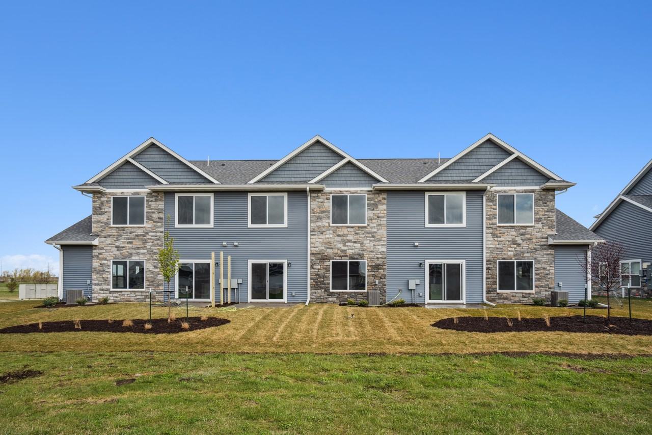 2240 Eversull Ln - Photo 3 of 28