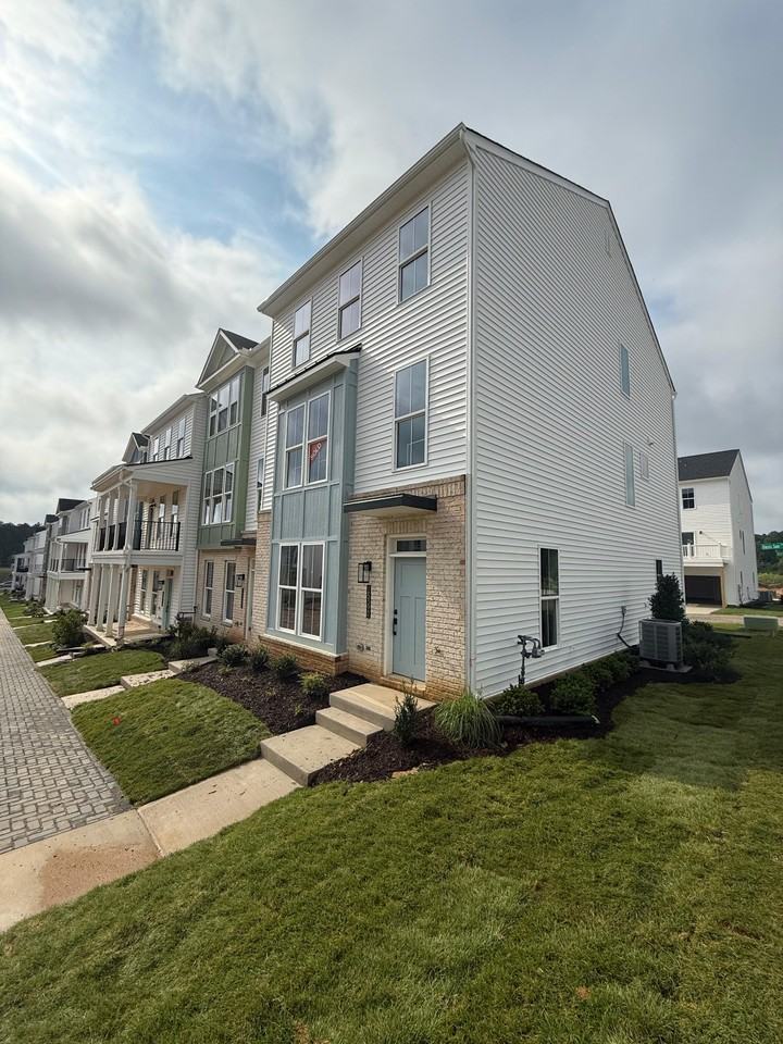 15390 Oasis Sun Aly #1 - Photo 2 of 21