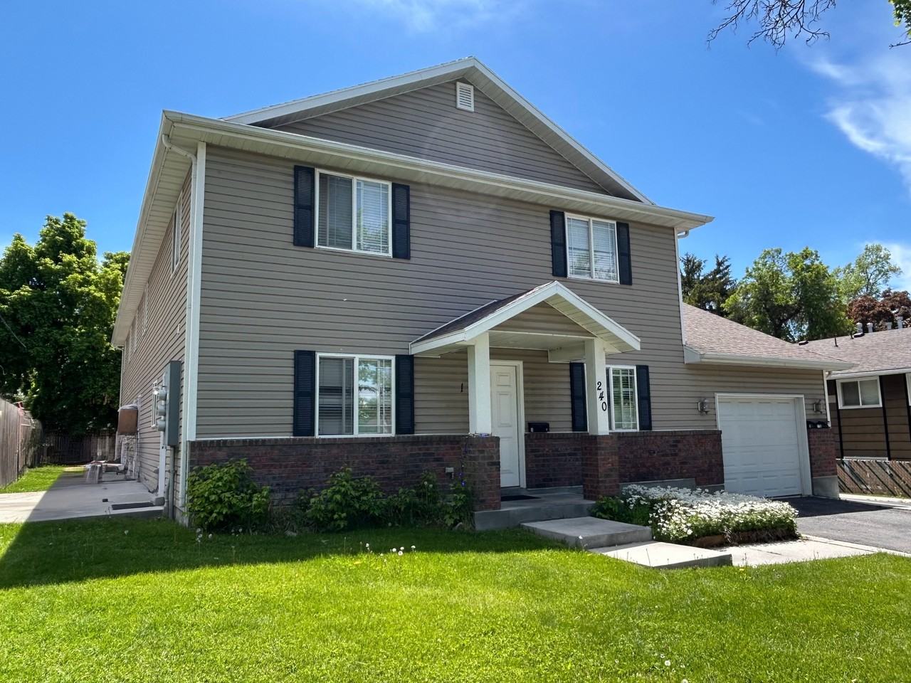 240 En, Unitbedroom - Photo 2 of 2
