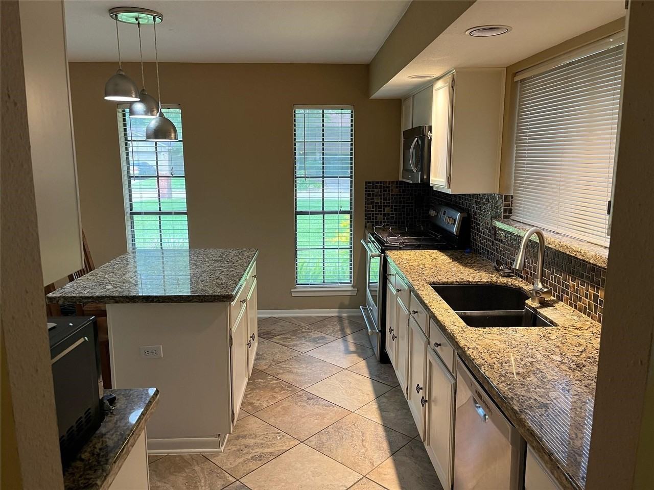 25531 Chapel Ridge Ln #25531 - Photo 3 of 14