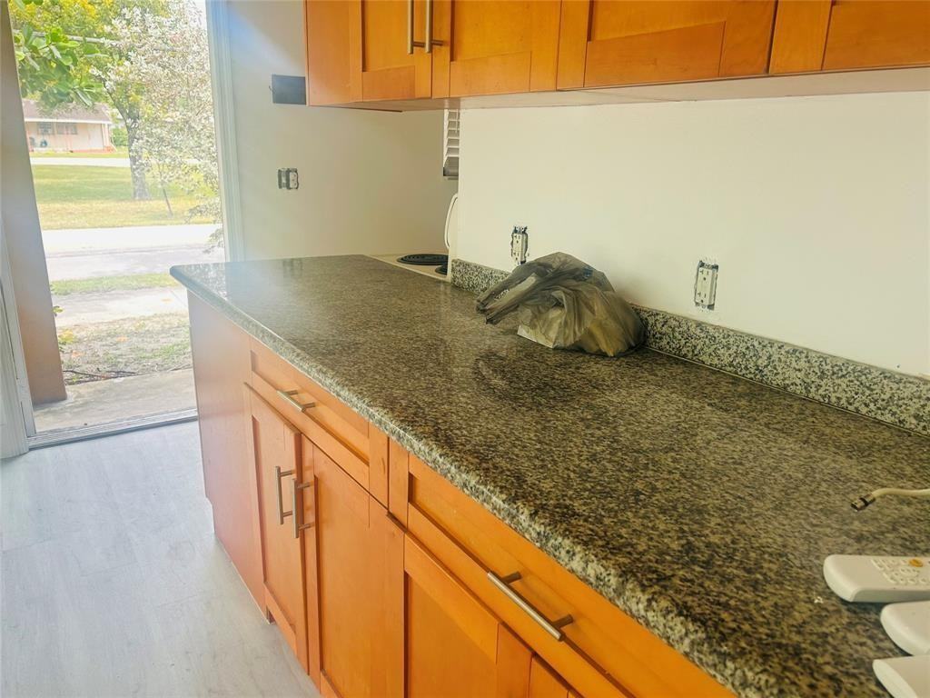 844 Nw 3rd Ave #844A - Photo 6 of 10