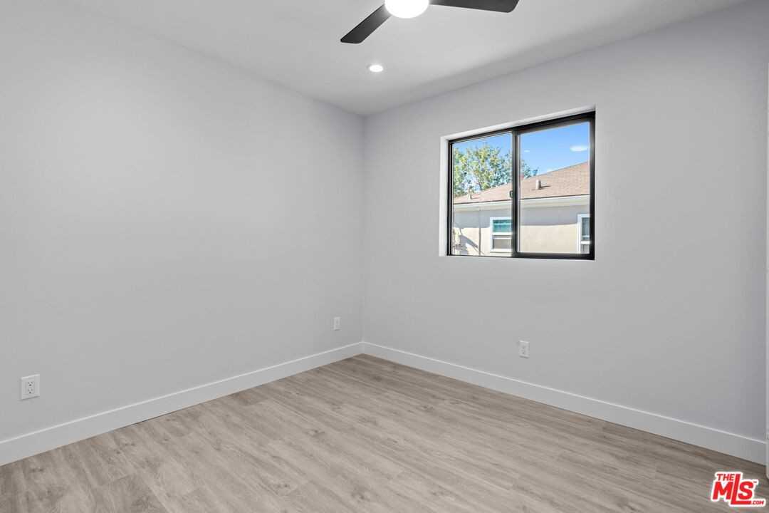 1518 1/2 Stearns Dr #1518 - Photo 5 of 16