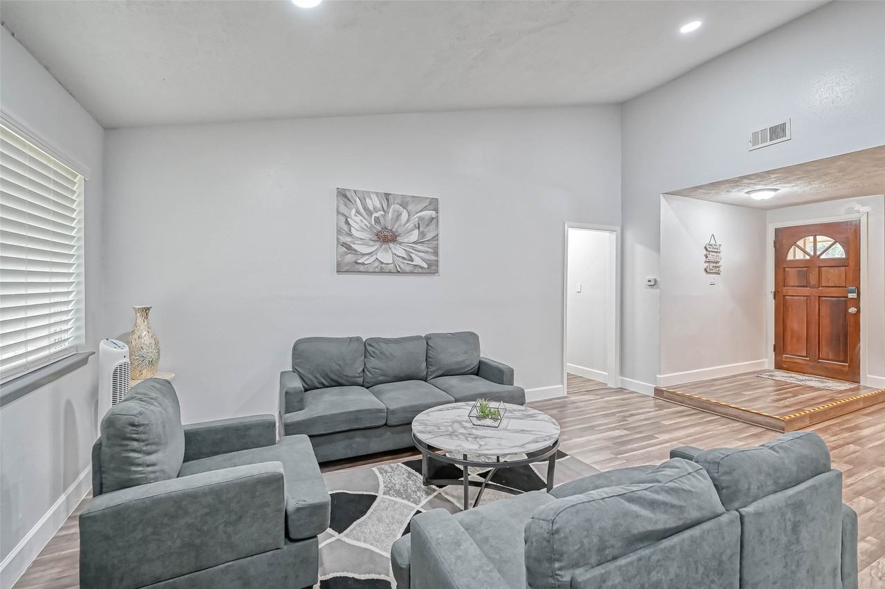 11618 Corona Ln #11618 - Photo 5 of 50