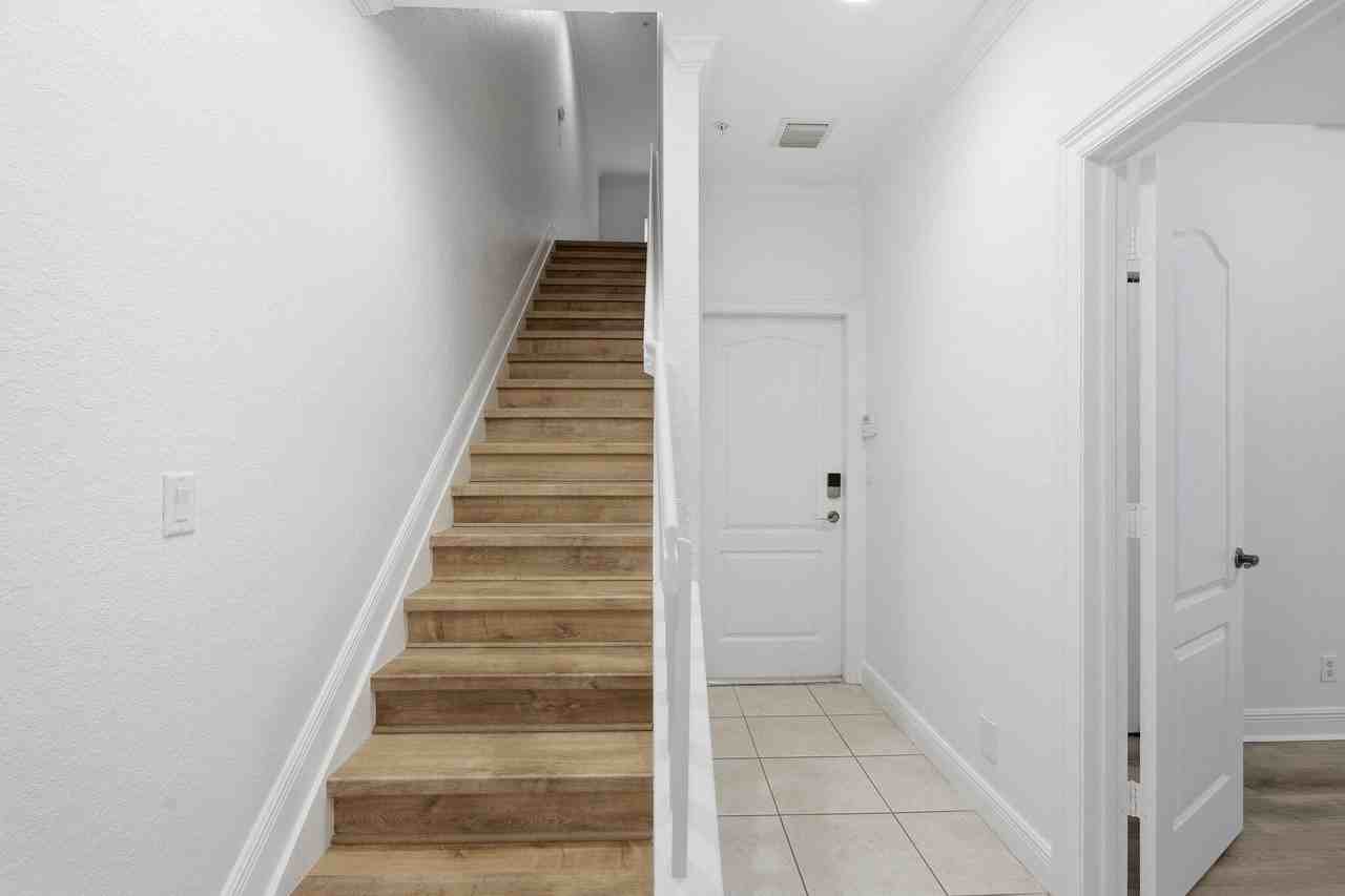 531 S Federal Hwy #531-14 - Photo 5 of 26