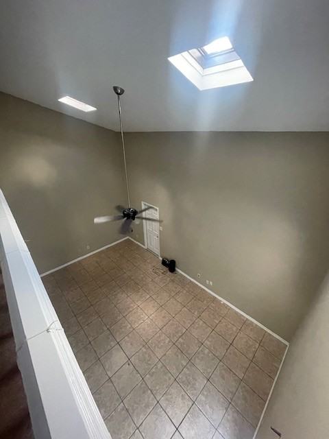 5165 Middlecoff Rd #8 - Photo 4 of 9