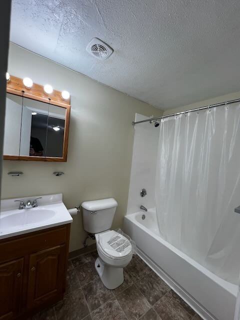 1 Adams Cir #D - Photo 2 of 6