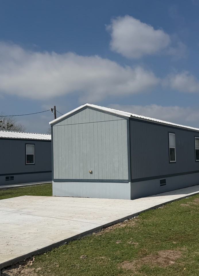 1121 Connor Ave - Photo 3 of 11