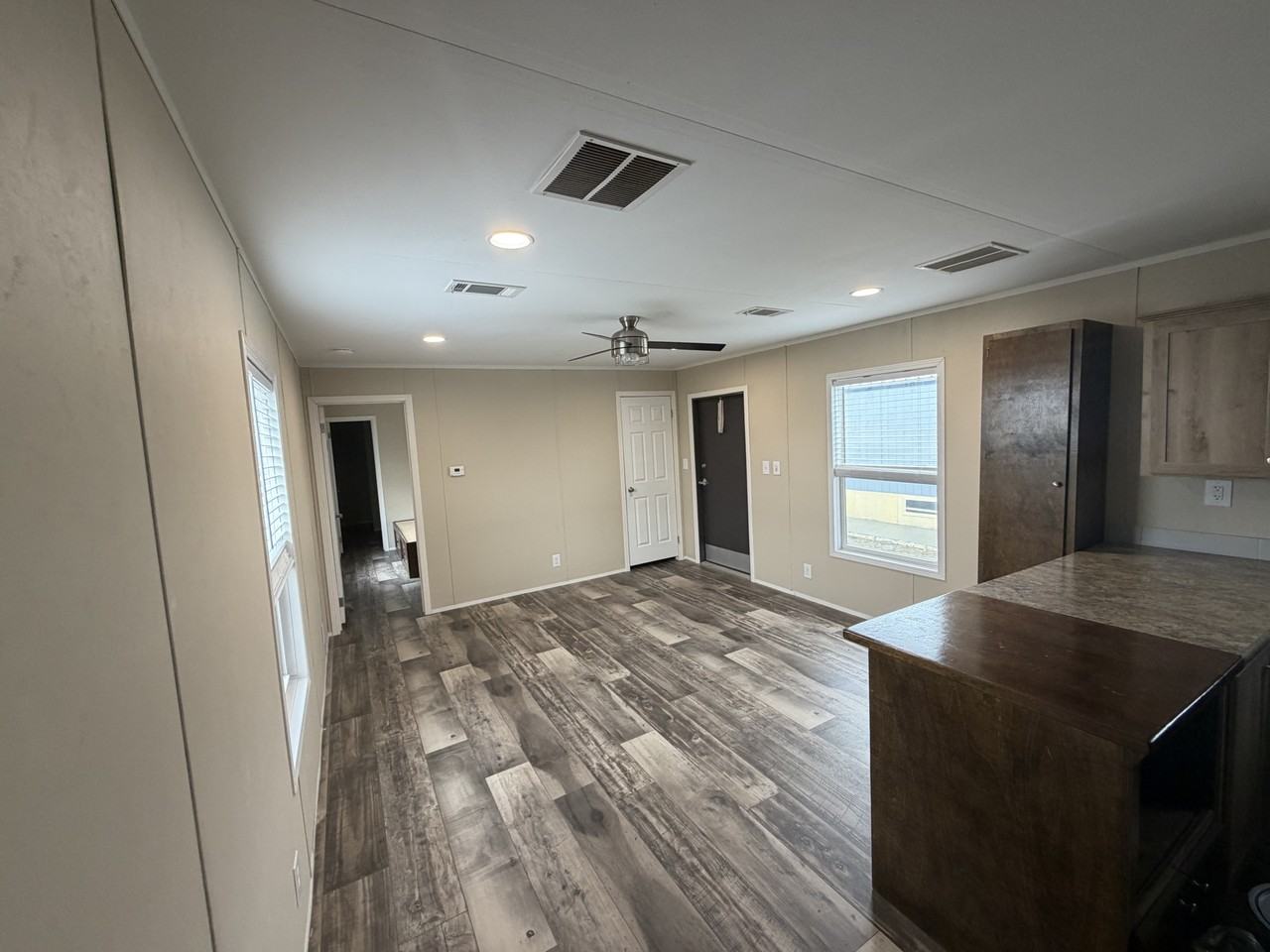 1121 Connor Ave - Photo 6 of 11