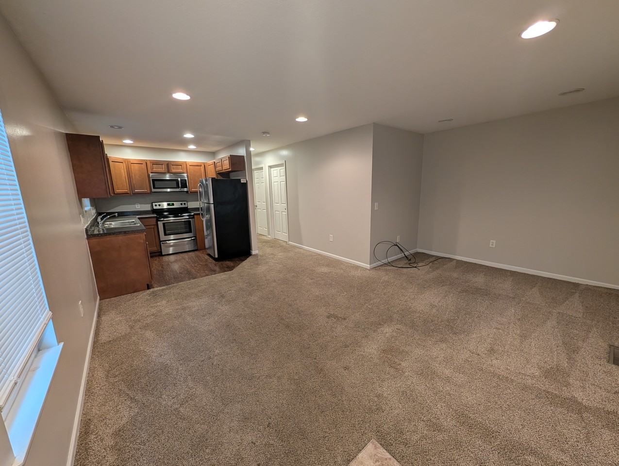 825 Camp St - Photo 2 of 11