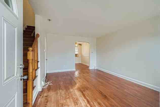 571 Welbrook Rd - Photo 3 of 15