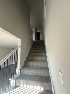 422 S Park St - Photo 3 of 12