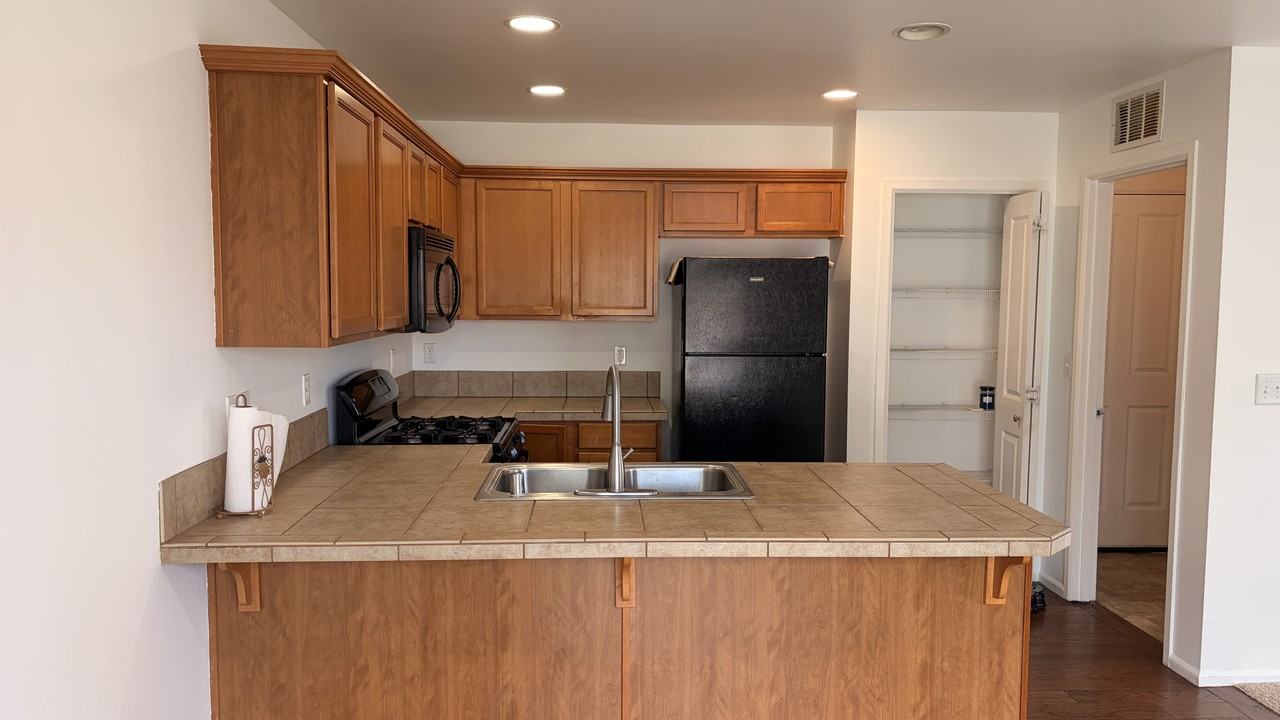 11046 Se 204th St - Photo 5 of 17