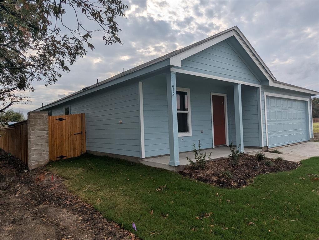 619 Fisher Ln #619 - Photo 7 of 38