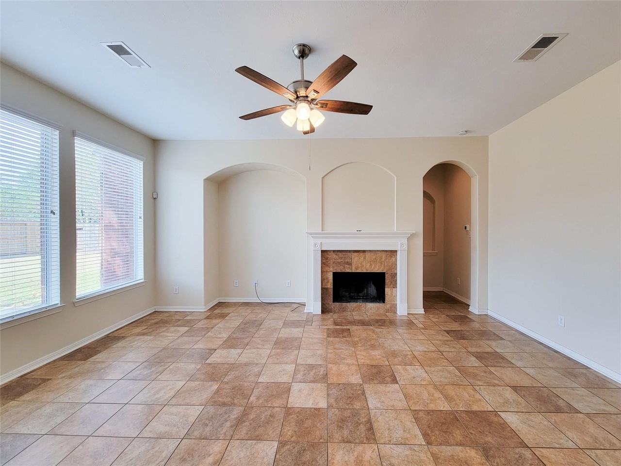 25219 Piney Heights Ln #25219 - Photo 4 of 37