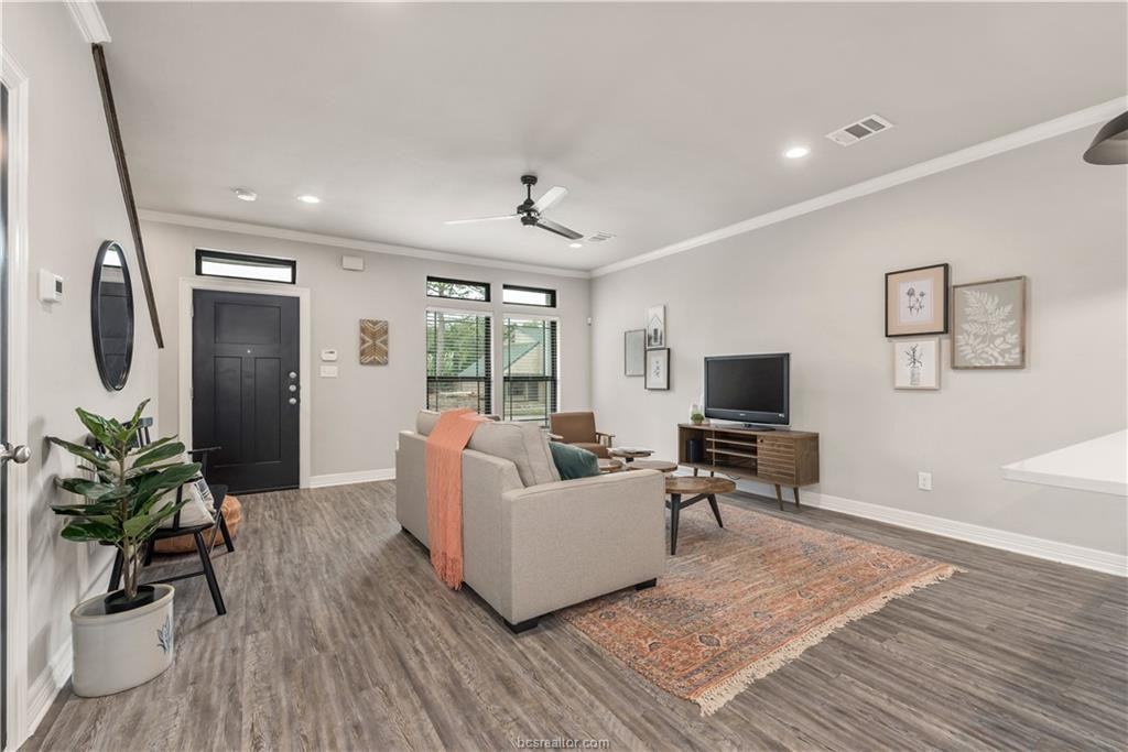 713 Turner St #713B - Photo 4 of 10