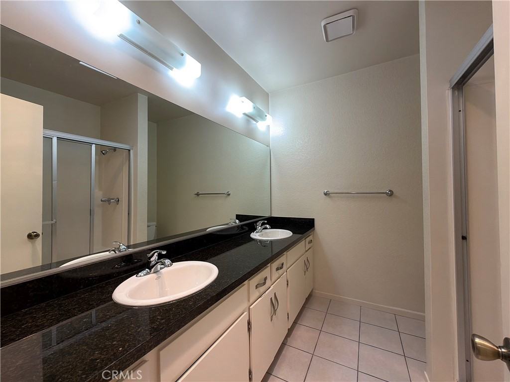 7013 Haskell Ave #7013 - Photo 7 of 11