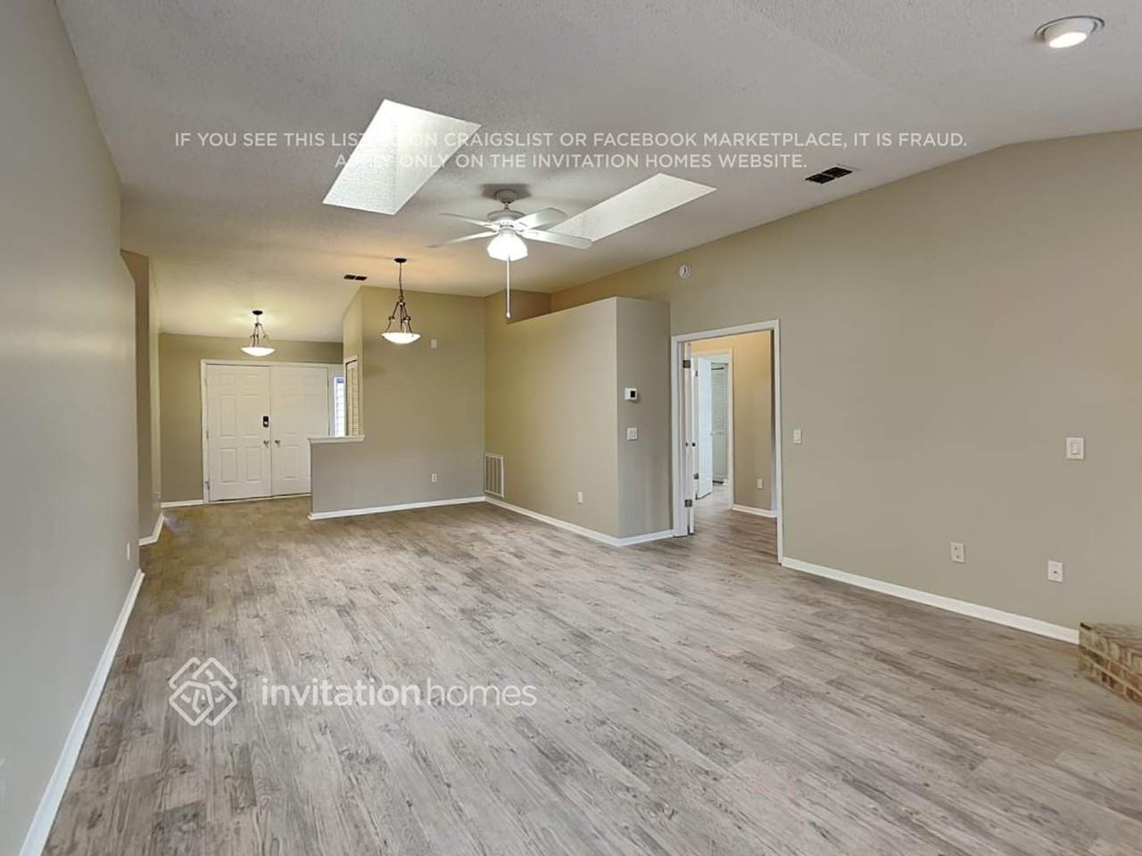 11252 Stoney Point Ln W - Photo 3 of 18