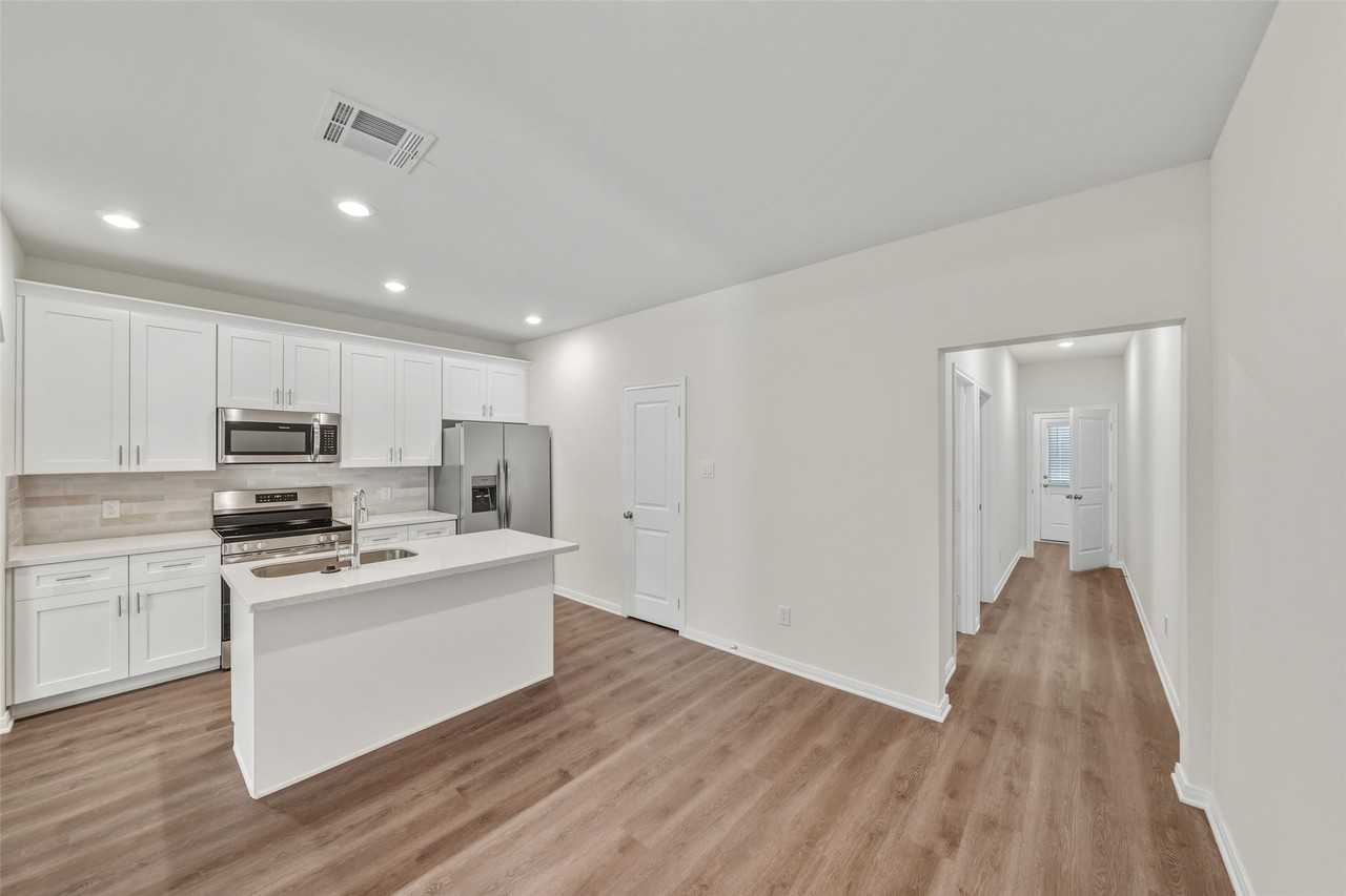 708 W Dallas St #708 - Photo 6 of 19