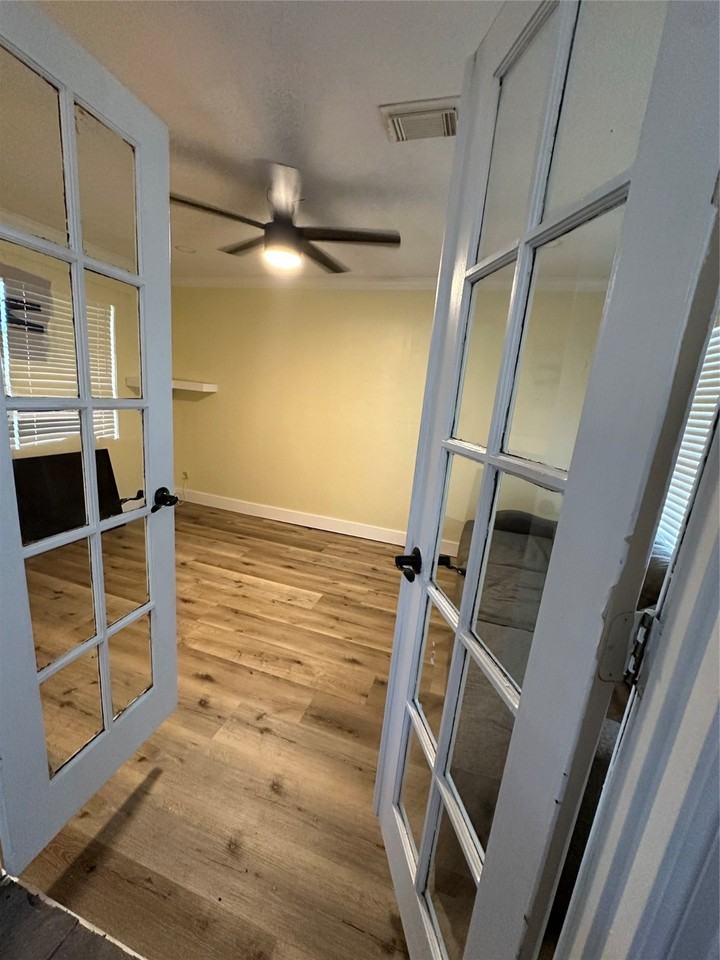 10110 Glenmawr Dr #10110 - Photo 7 of 11