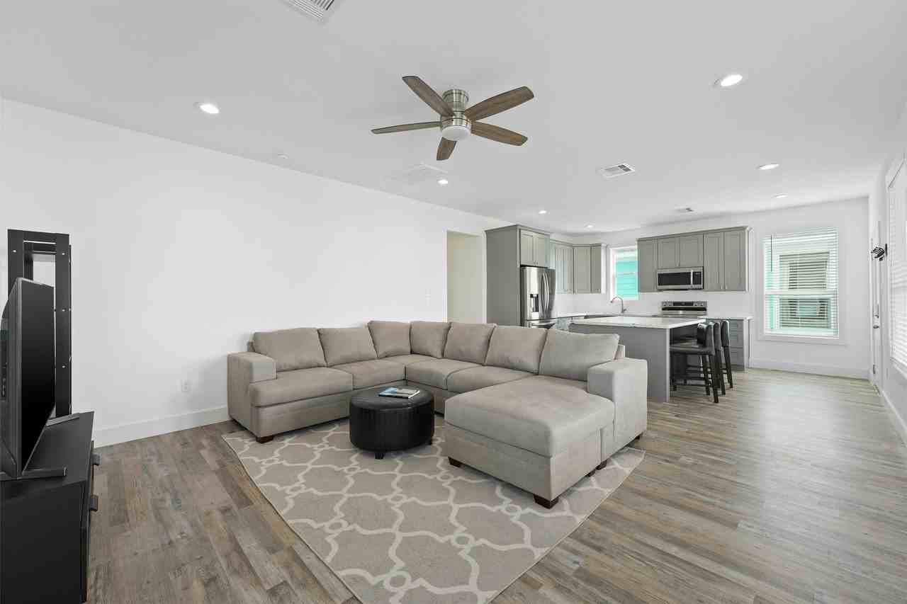 4025A Vista Rd #4025 - Photo 7 of 15