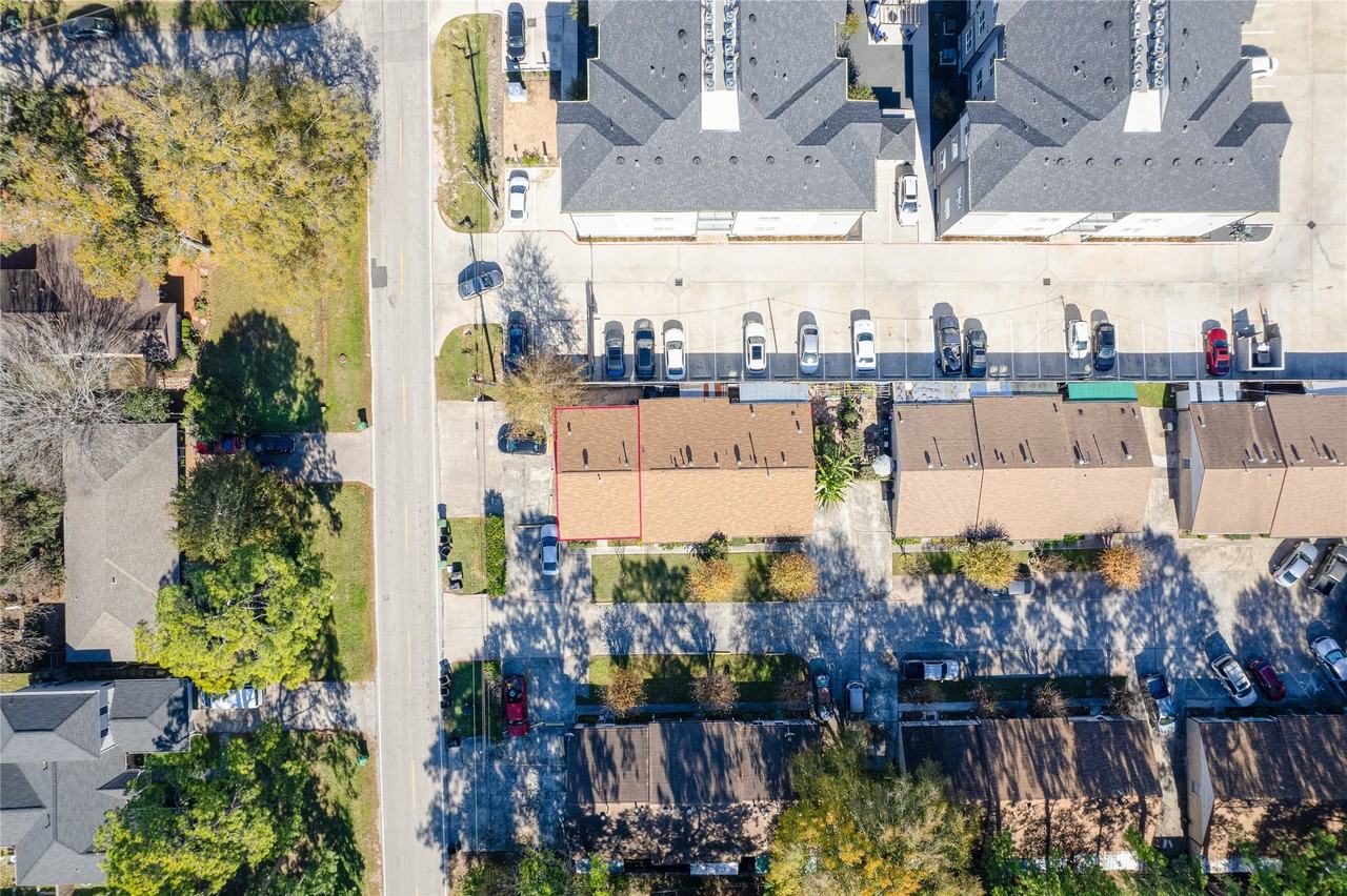 1716 Crestdale Dr #1716-10 - Photo 4 of 21