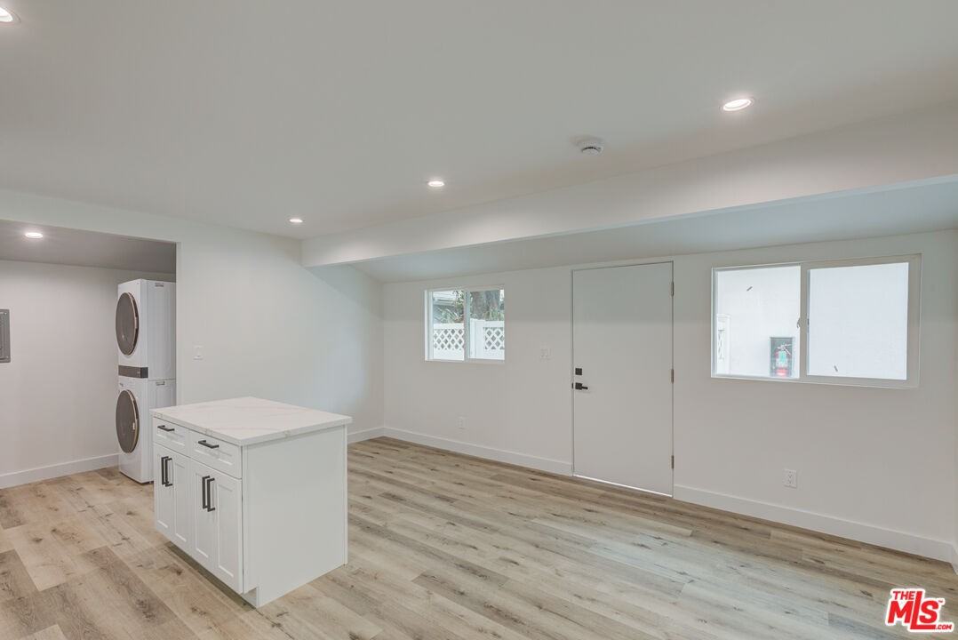 11918 Rochester Ave #11918 - Photo 7 of 19