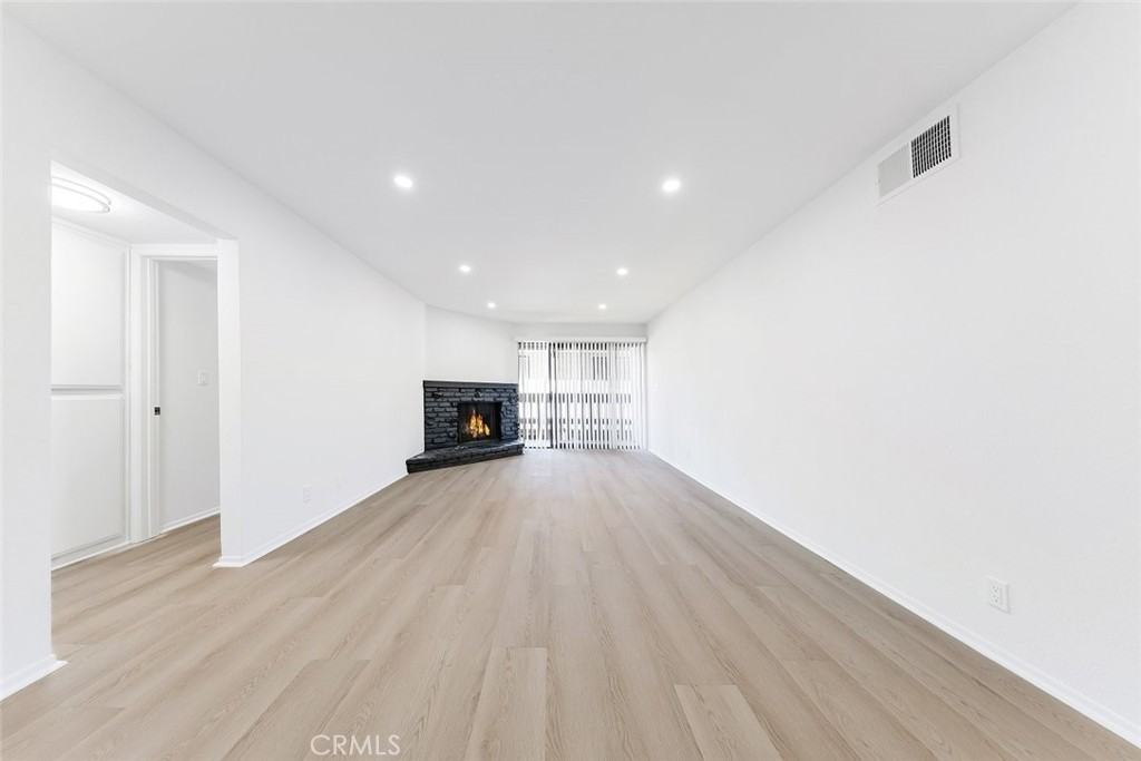 465 Ivy St #465-203 - Photo 6 of 28