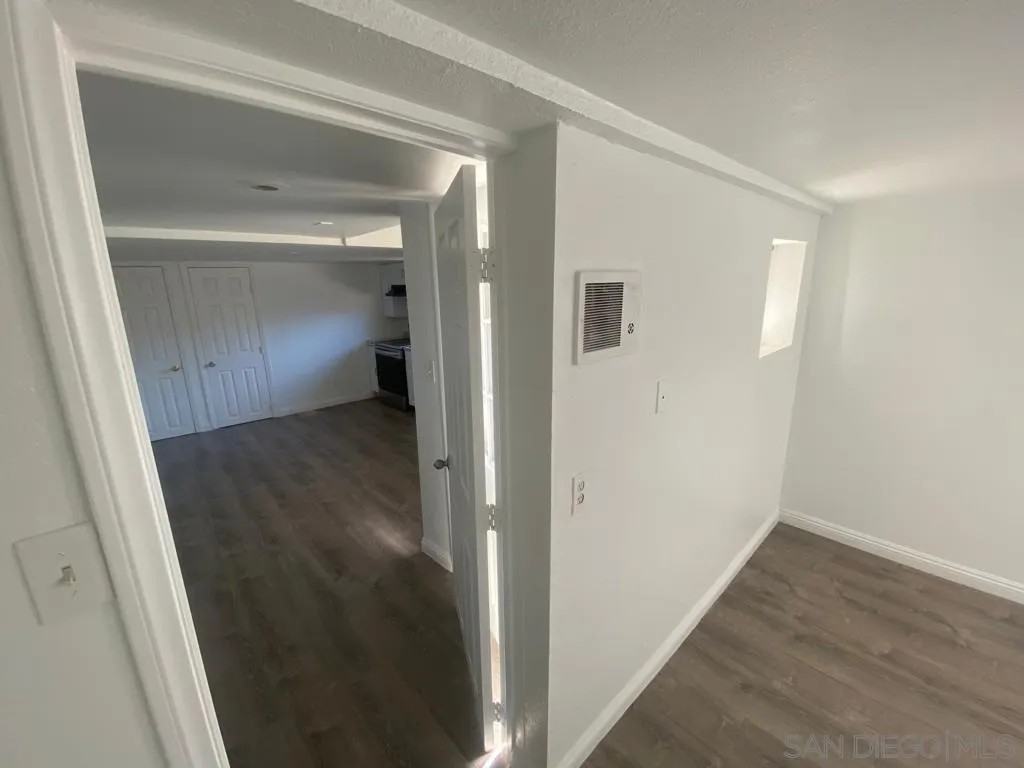 528 N Citrus Ave #528 - Photo 7 of 8