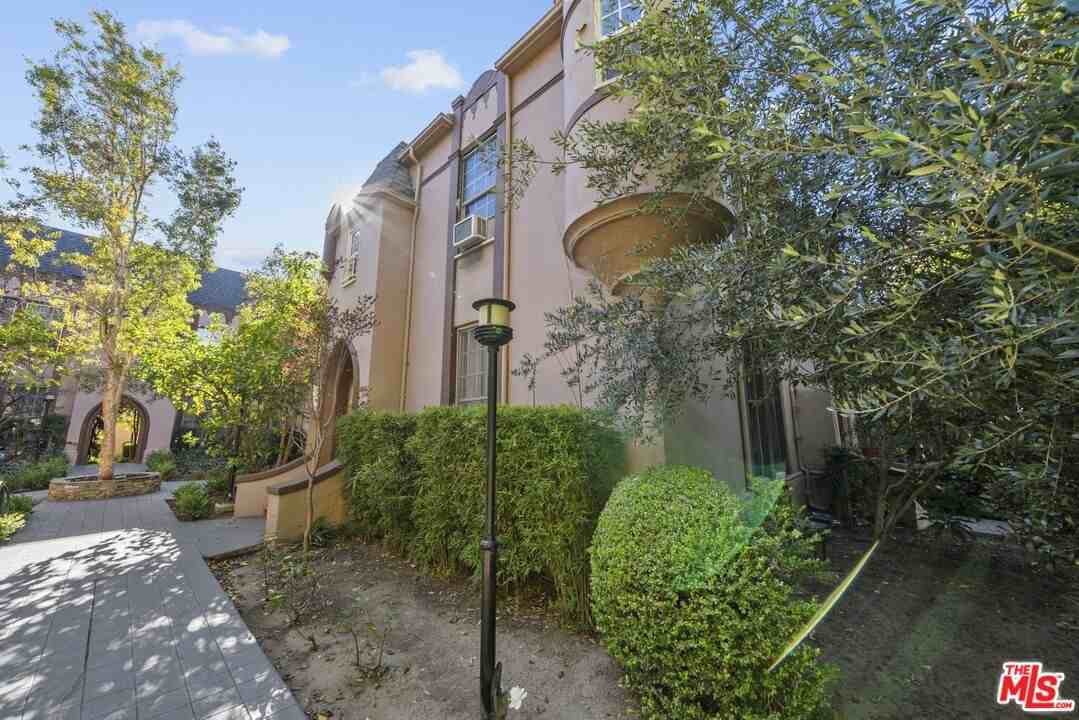 6542 1/2 West Olympic Boulevard #6542 - Photo 2 of 34