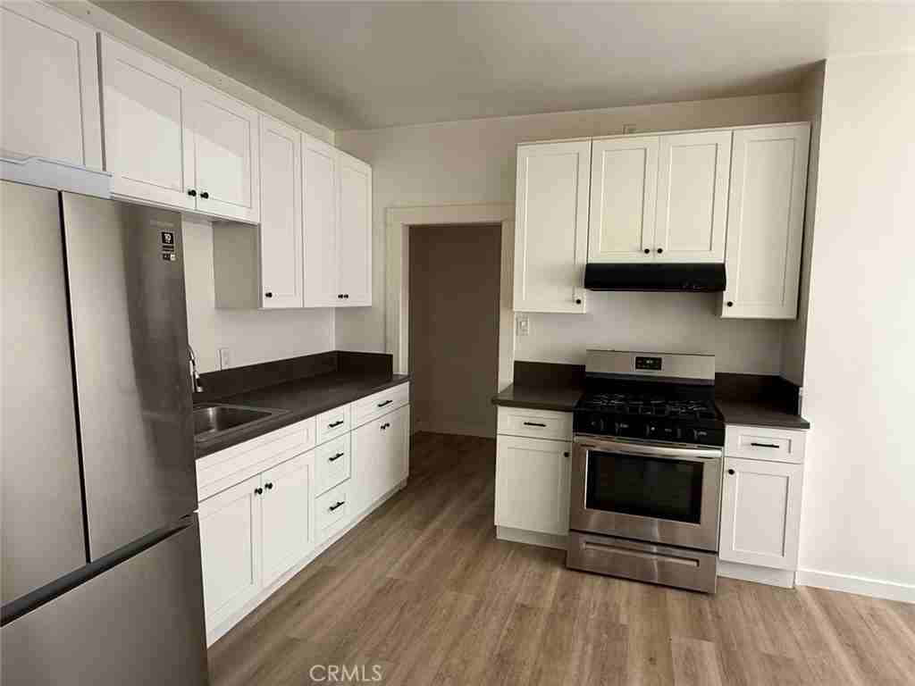 1231 S Mariposa Ave #1231 - Photo 3 of 10