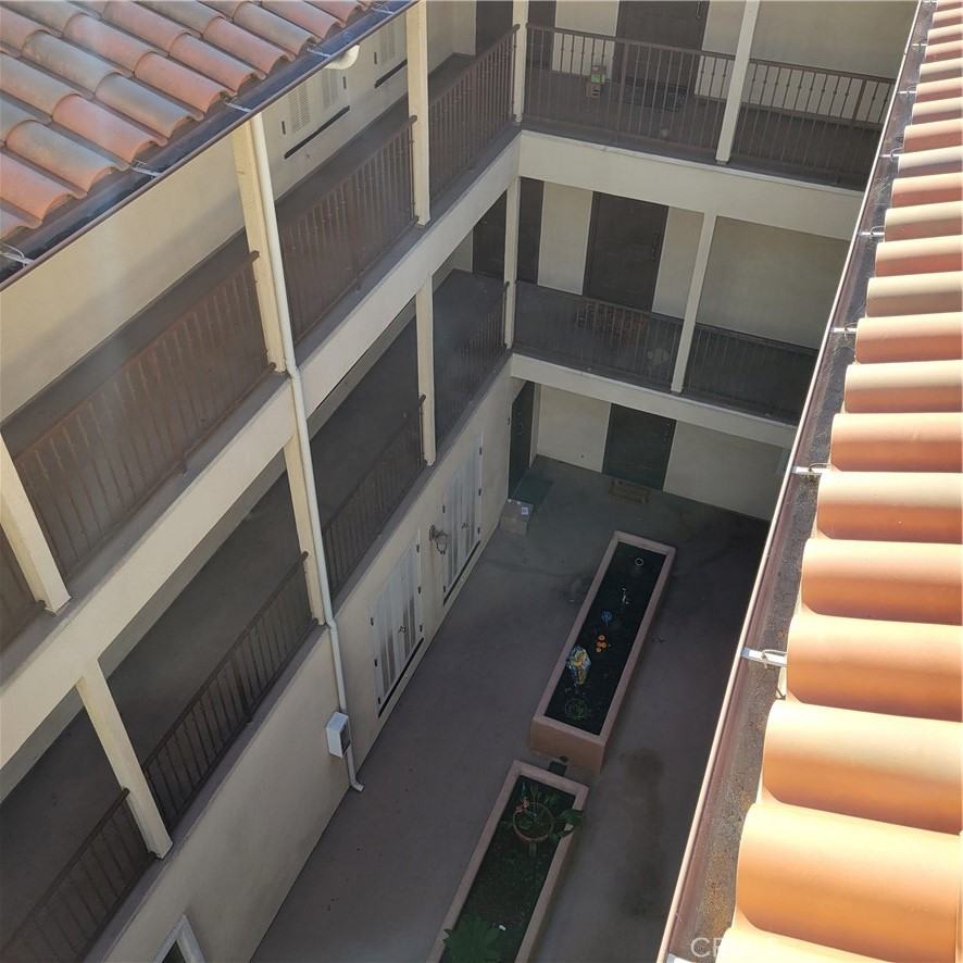 815 S Grand Ave #815-7 - Photo 6 of 12