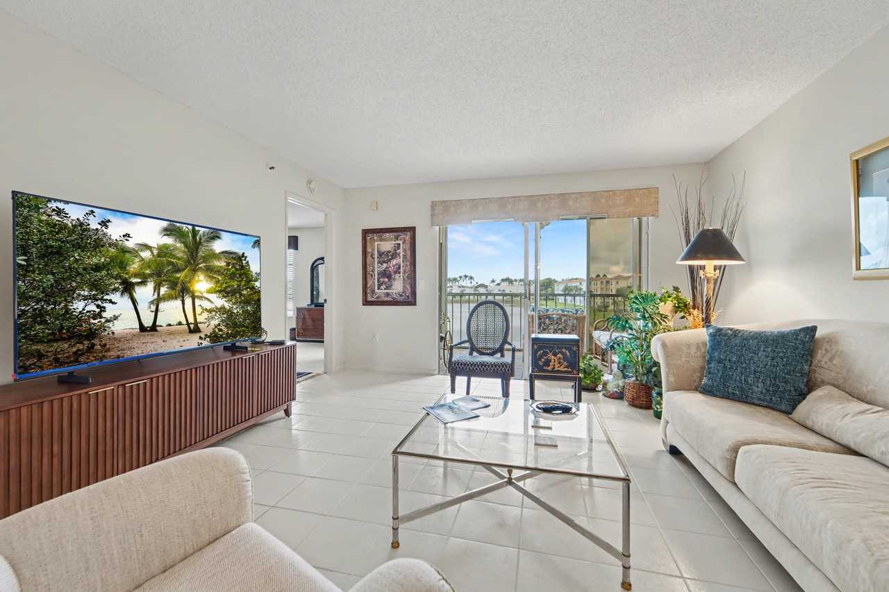 6112 Huntwick Ter #6112-307 - Photo 5 of 50