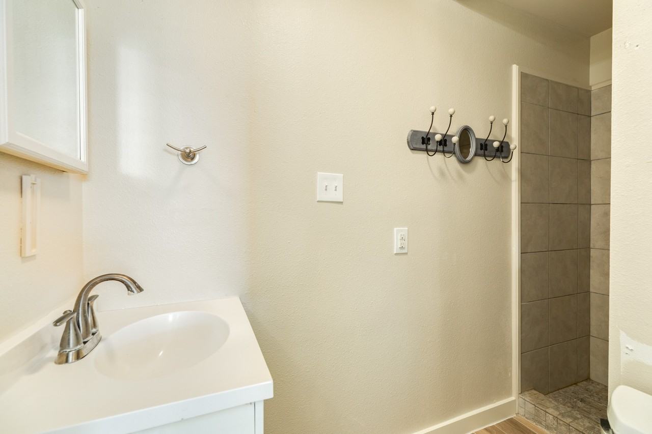 805 Seashell Dr #805 - Photo 4 of 25